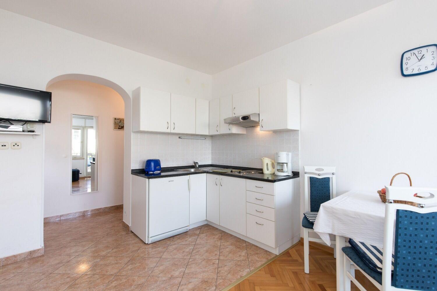 Apartments Kate - 100 M From Beach Малинска Экстерьер фото